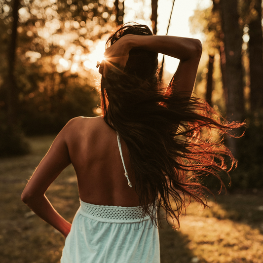 Why Do Hair Lose Color and Shine Faster in Autumn