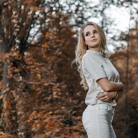 Why does hair start to frizz in autumn and how to deal with it?